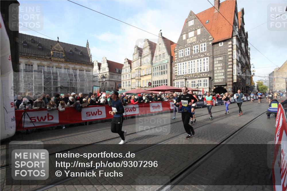 05.10.2025 - 20. swb-Marathon Bremen Yannick Fuchs http://msf.ph/oto/9307296 05.10.2025 10:56:40 Ziel 9547, 9886, 10008, 10042, 10971, 11260, 11475, 11691 meine-sportfotos.de