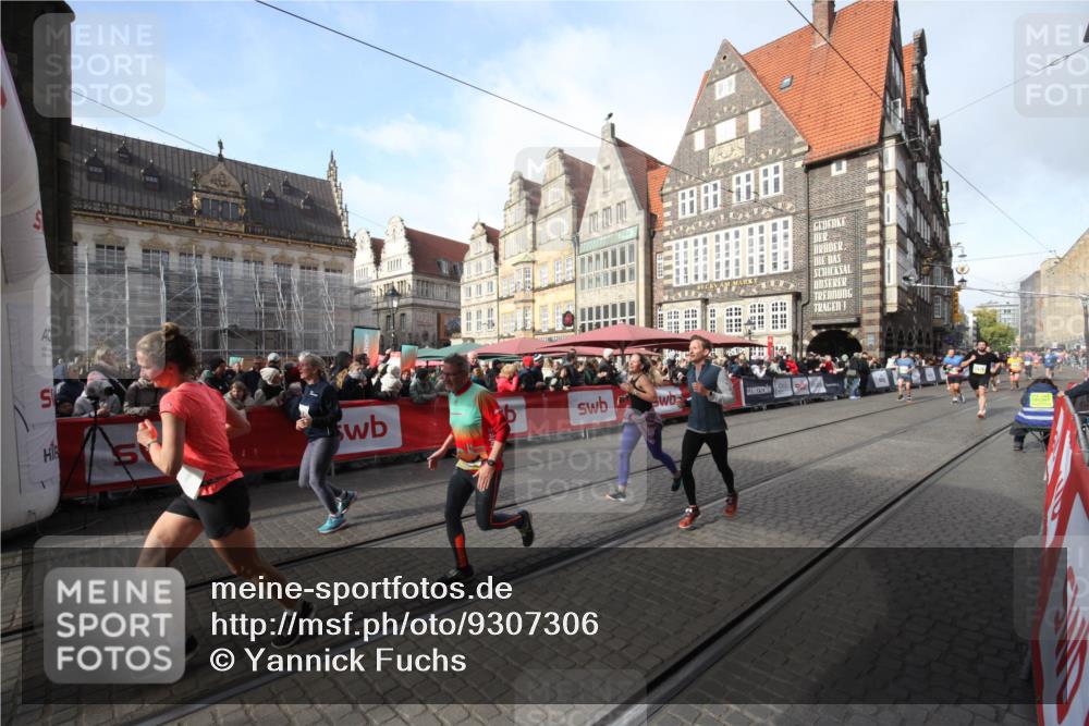 05.10.2025 - 20. swb-Marathon Bremen Yannick Fuchs http://msf.ph/oto/9307306 05.10.2025 10:56:42 Ziel 8118, 9547, 9886, 10008, 10971, 11475, 11691 meine-sportfotos.de