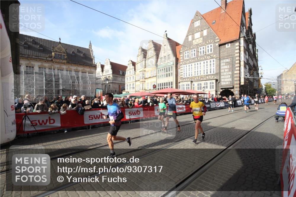 05.10.2025 - 20. swb-Marathon Bremen Yannick Fuchs http://msf.ph/oto/9307317 05.10.2025 10:56:48 Ziel 9188, 9266, 10059, 10644, 10683, 10845, 11426, 11734 meine-sportfotos.de