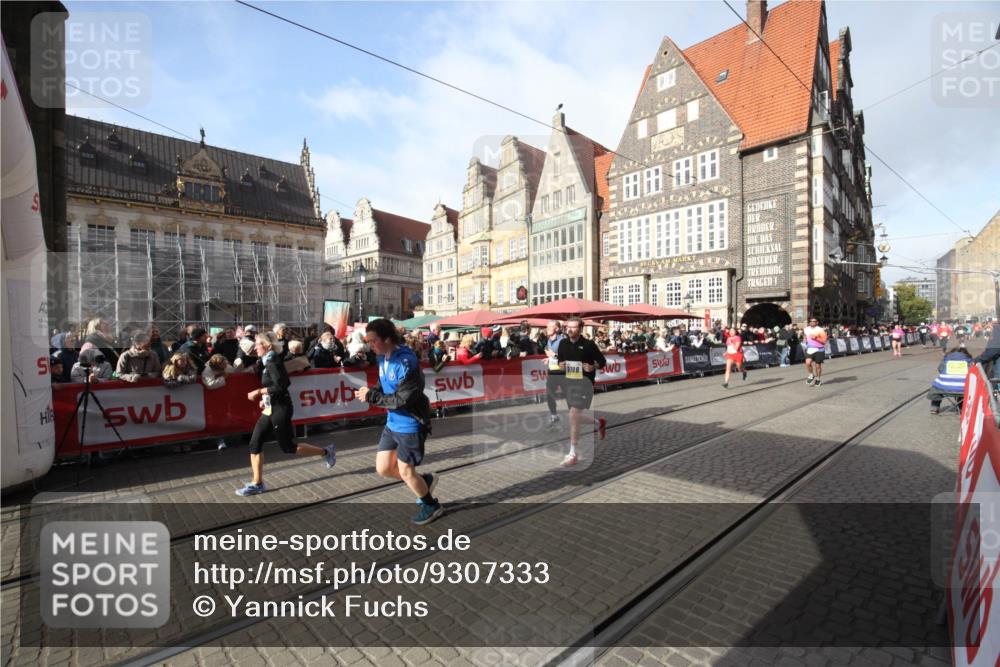 05.10.2025 - 20. swb-Marathon Bremen Yannick Fuchs http://msf.ph/oto/9307333 05.10.2025 10:56:52 Ziel 9188, 10145, 10845, 11426, 11675, 11734 meine-sportfotos.de