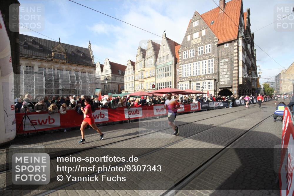 05.10.2025 - 20. swb-Marathon Bremen Yannick Fuchs http://msf.ph/oto/9307343 05.10.2025 10:56:55 Ziel 9669, 10145, 10397, 10924, 11274, 11675 meine-sportfotos.de