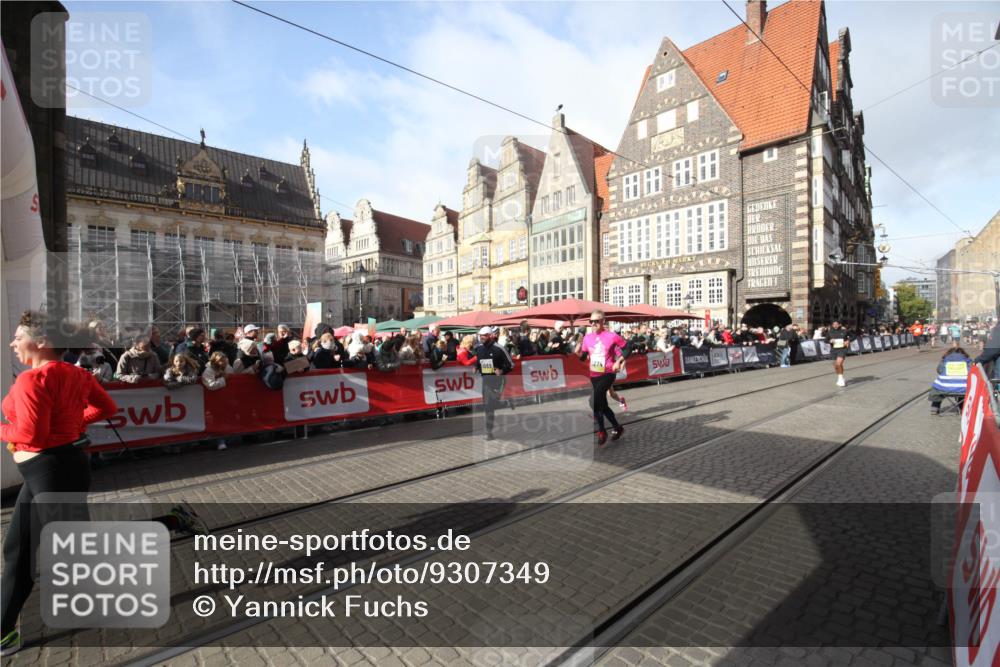 05.10.2025 - 20. swb-Marathon Bremen Yannick Fuchs http://msf.ph/oto/9307349 05.10.2025 10:56:59 Ziel 9669, 10105, 10397, 10924, 11168, 11274 meine-sportfotos.de