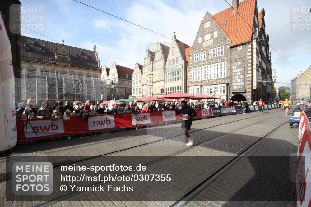 05.10.2025 - 20. swb-Marathon Bremen Yannick Fuchs http://msf.ph/oto/9307355 05.10.2025 10:57:02 Ziel 9451, 10105, 10867, 11168 meine-sportfotos.de