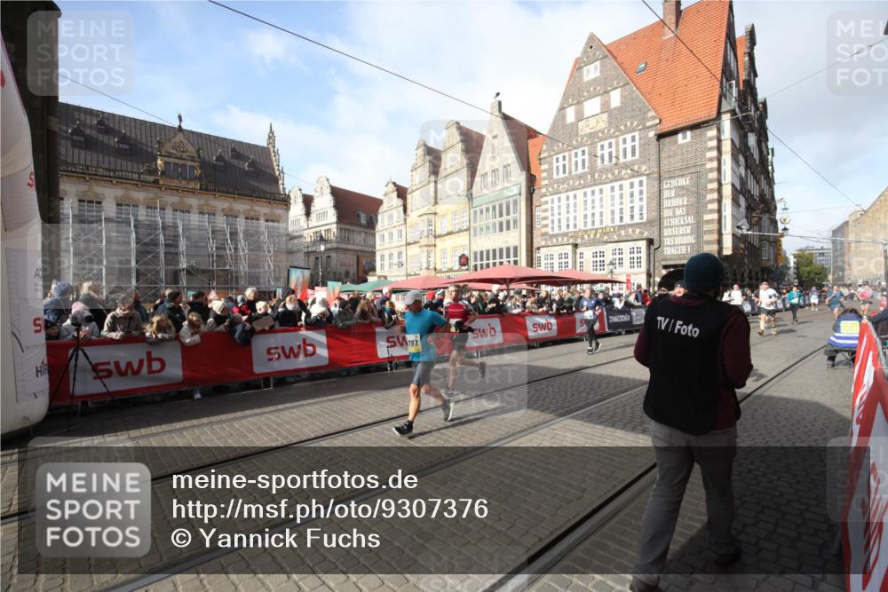 05.10.2025 - 20. swb-Marathon Bremen Yannick Fuchs http://msf.ph/oto/9307376 05.10.2025 10:57:10 Ziel 5172, 9231, 9314, 9797, 11435, 11566 meine-sportfotos.de