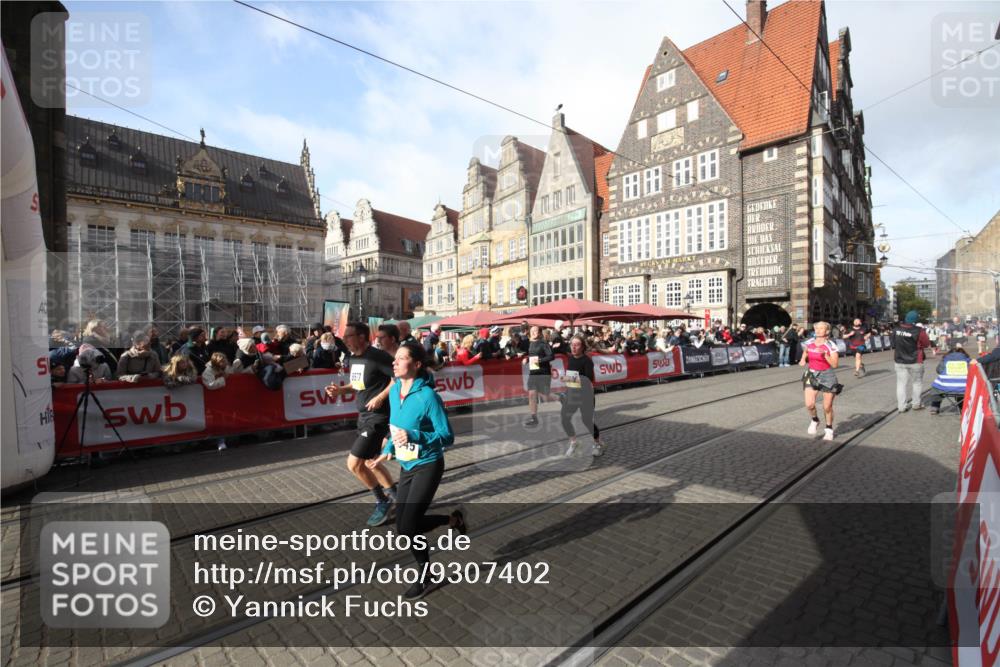 05.10.2025 - 20. swb-Marathon Bremen Yannick Fuchs http://msf.ph/oto/9307402 05.10.2025 10:57:16 Ziel 9489, 9577, 10293, 10545, 10917, 11138, 11202, 11434, 11596, 11686 meine-sportfotos.de