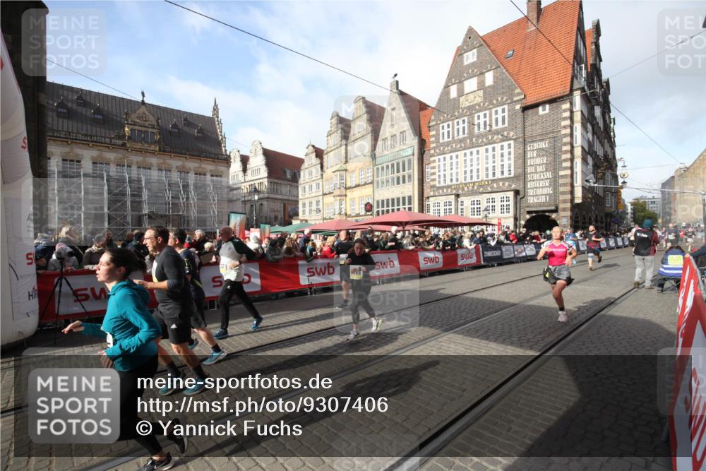 05.10.2025 - 20. swb-Marathon Bremen Yannick Fuchs http://msf.ph/oto/9307406 05.10.2025 10:57:17 Ziel 9489, 9577, 10293, 10545, 10917, 11138, 11202, 11434, 11596, 11686 meine-sportfotos.de