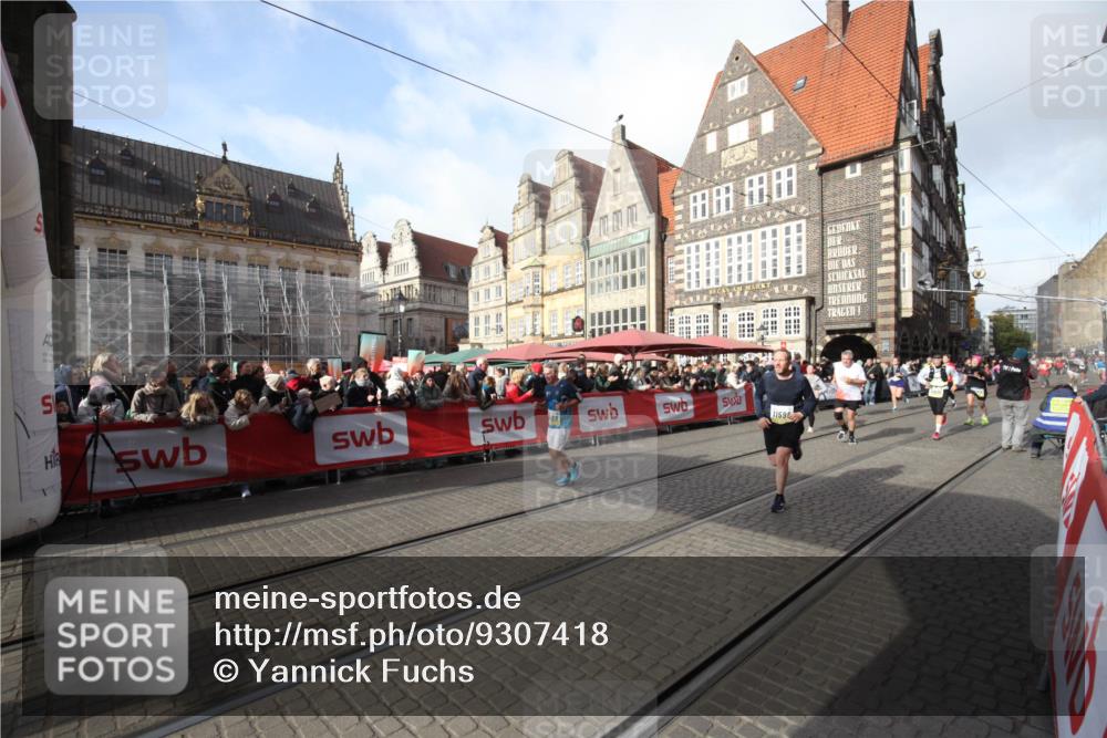 05.10.2025 - 20. swb-Marathon Bremen Yannick Fuchs http://msf.ph/oto/9307418 05.10.2025 10:57:21 Ziel 9260, 9292, 9450, 9489, 9844, 9947, 10169, 10657, 11015, 11596 meine-sportfotos.de