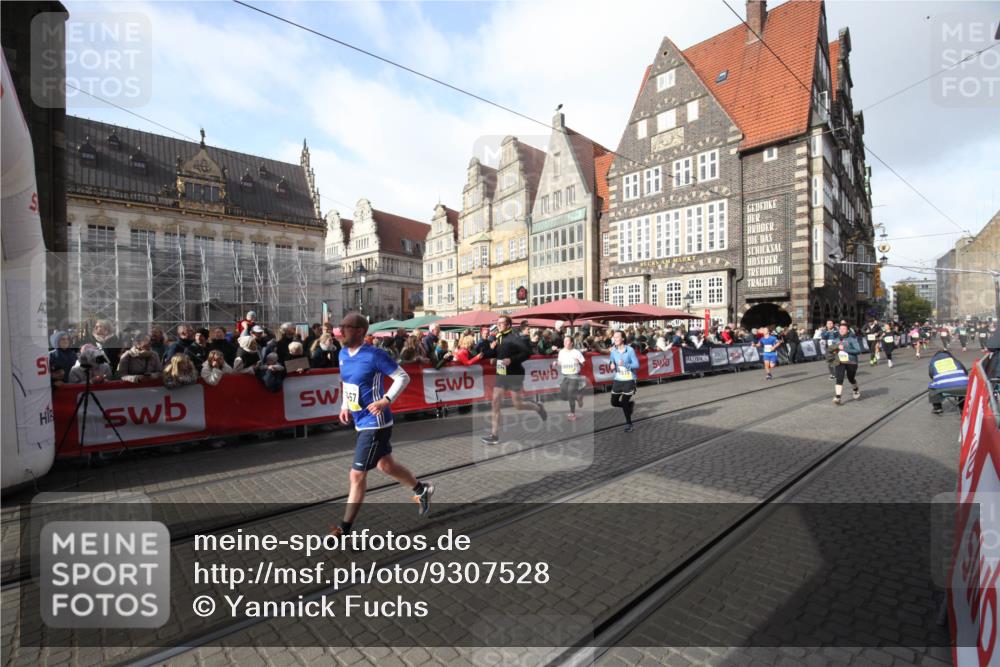 05.10.2025 - 20. swb-Marathon Bremen Yannick Fuchs http://msf.ph/oto/9307528 05.10.2025 10:57:54 Ziel 10219, 10651, 10834, 10890, 10975, 11023, 11457, 11564, 11575, 11744 meine-sportfotos.de