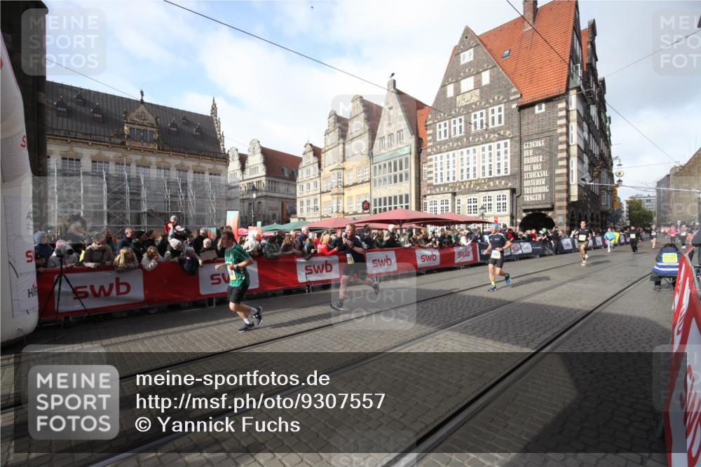 05.10.2025 - 20. swb-Marathon Bremen Yannick Fuchs http://msf.ph/oto/9307557 05.10.2025 10:58:02 Ziel 9568, 9719, 10577, 10703, 10793, 11116, 11301, 11663 meine-sportfotos.de