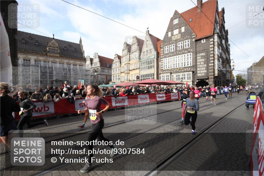 05.10.2025 - 20. swb-Marathon Bremen Yannick Fuchs http://msf.ph/oto/9307584 05.10.2025 10:58:12 Ziel 9330, 9576, 9582, 9634, 10127, 10377, 10395, 10398, 10459, 10620, 11058, 11608 meine-sportfotos.de