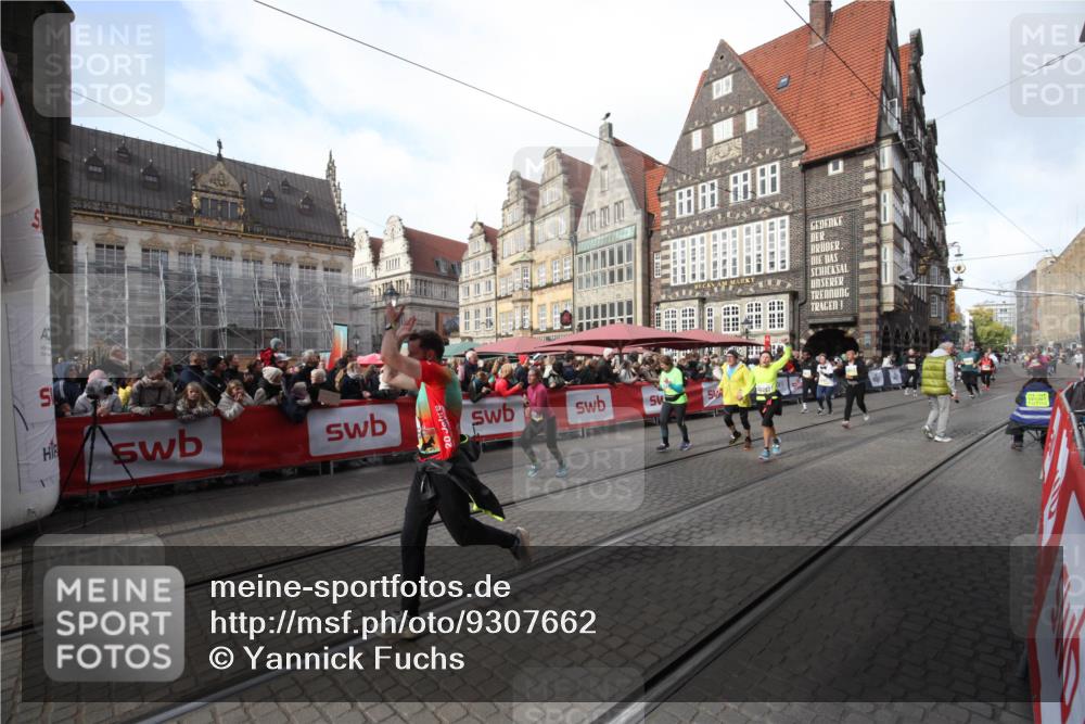 05.10.2025 - 20. swb-Marathon Bremen Yannick Fuchs http://msf.ph/oto/9307662 05.10.2025 10:58:37 Ziel 9430, 9472, 9766, 9913, 10049, 10055, 10261, 10285, 10408, 10513, 10936, 10988 meine-sportfotos.de