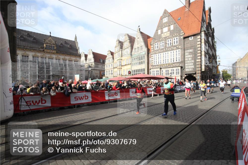 05.10.2025 - 20. swb-Marathon Bremen Yannick Fuchs http://msf.ph/oto/9307679 05.10.2025 10:58:44 Ziel 7163, 8585, 9359, 9370, 9529, 9540, 9622, 9714, 10527, 10591, 10679, 10871, 11078 meine-sportfotos.de