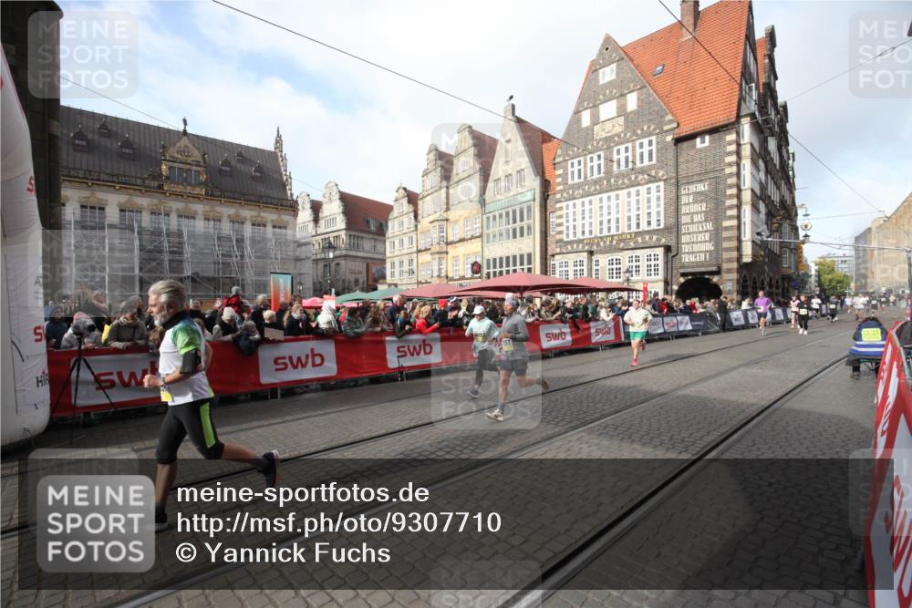 05.10.2025 - 20. swb-Marathon Bremen Yannick Fuchs http://msf.ph/oto/9307710 05.10.2025 10:58:53 Ziel 10263, 10560, 10561, 11290, 11483, 11651 meine-sportfotos.de