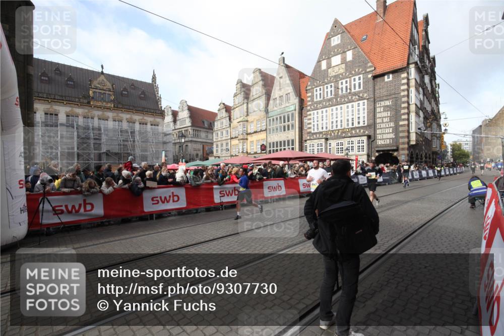 05.10.2025 - 20. swb-Marathon Bremen Yannick Fuchs http://msf.ph/oto/9307730 05.10.2025 10:59:03 Ziel 9601, 9847, 9977, 10357, 10588 meine-sportfotos.de