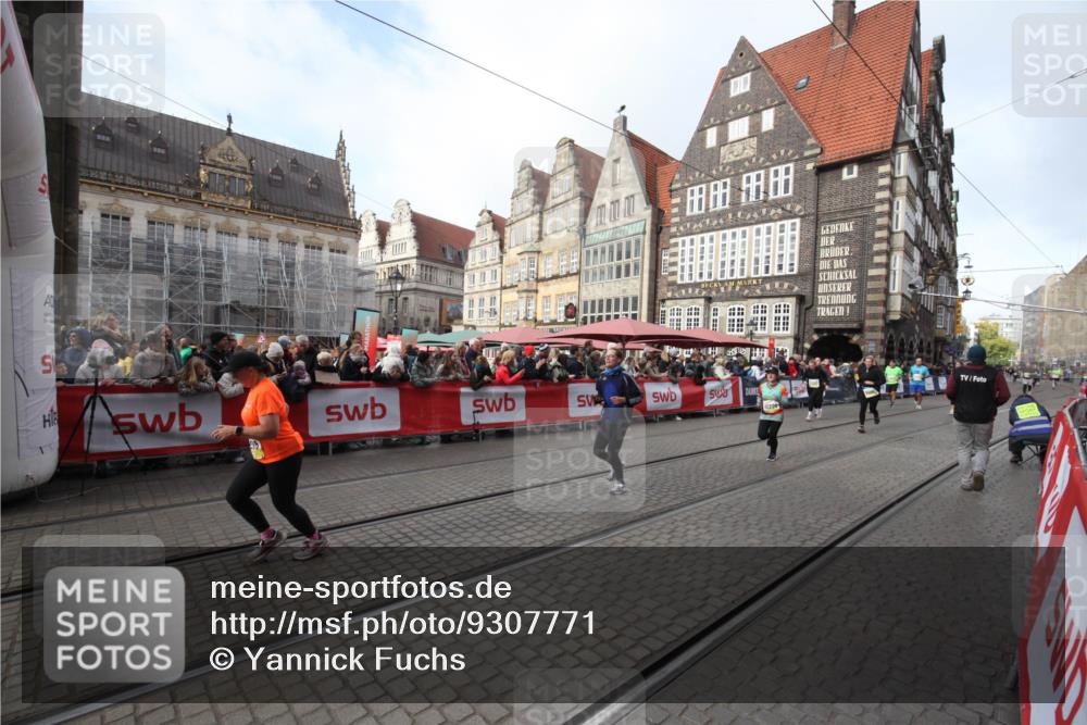 05.10.2025 - 20. swb-Marathon Bremen Yannick Fuchs http://msf.ph/oto/9307771 05.10.2025 10:59:20 Ziel 9183, 9454, 9508, 10200, 10274, 10407, 11207, 11400 meine-sportfotos.de