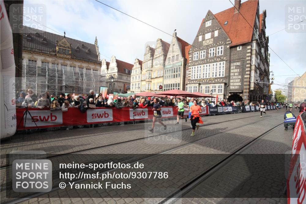 05.10.2025 - 20. swb-Marathon Bremen Yannick Fuchs http://msf.ph/oto/9307786 05.10.2025 10:59:24 Ziel 9183, 9454, 9635, 10407, 11006, 11007, 11400 meine-sportfotos.de