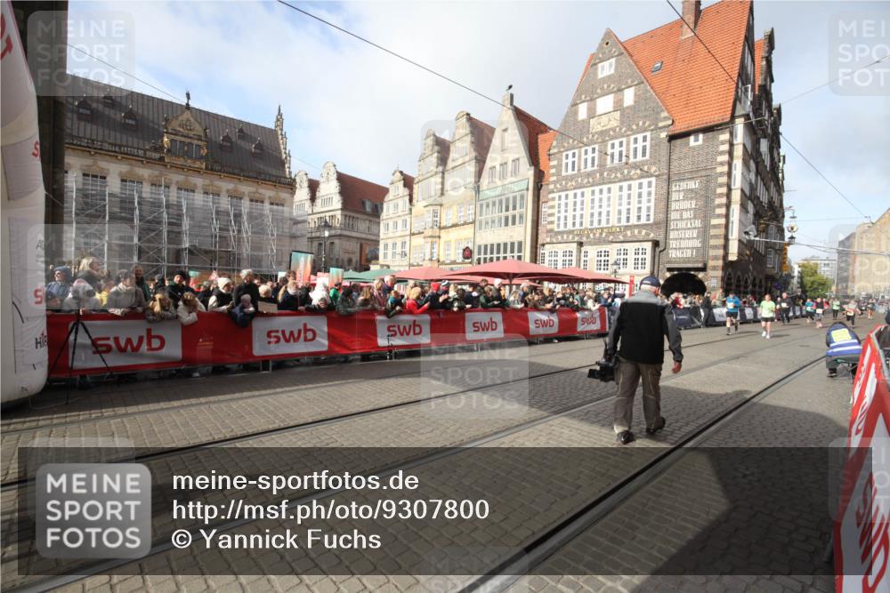 05.10.2025 - 20. swb-Marathon Bremen Yannick Fuchs http://msf.ph/oto/9307800 05.10.2025 10:59:29 Ziel 9635, 10391, 11728 meine-sportfotos.de