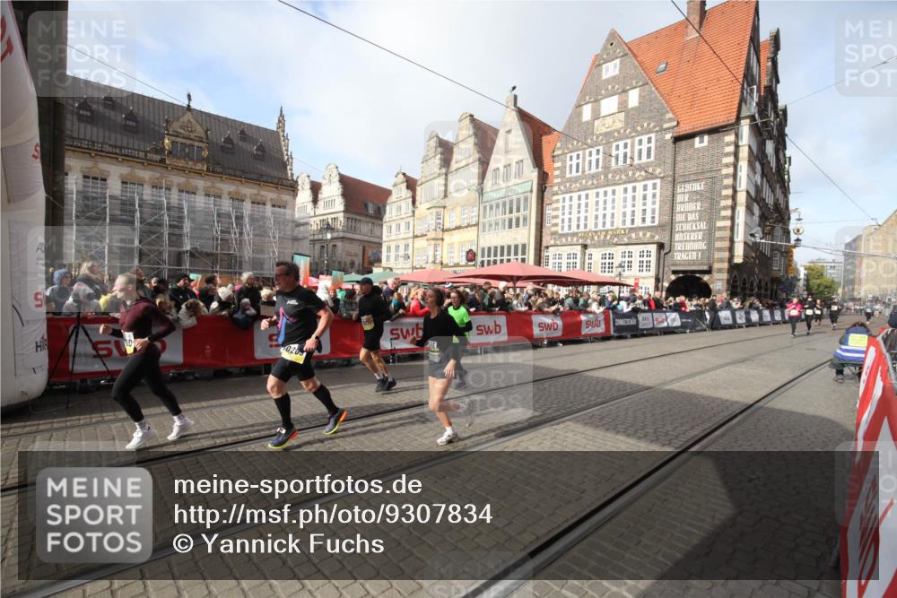 05.10.2025 - 20. swb-Marathon Bremen Yannick Fuchs http://msf.ph/oto/9307834 05.10.2025 10:59:43 Ziel 9991, 10209, 10420, 10760, 11267, 11456 meine-sportfotos.de