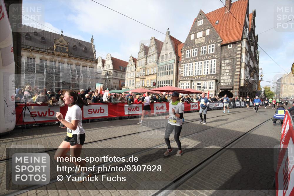 05.10.2025 - 20. swb-Marathon Bremen Yannick Fuchs http://msf.ph/oto/9307928 05.10.2025 11:00:24 Ziel 10406, 10492, 11063, 11263, 11424, 11699 meine-sportfotos.de