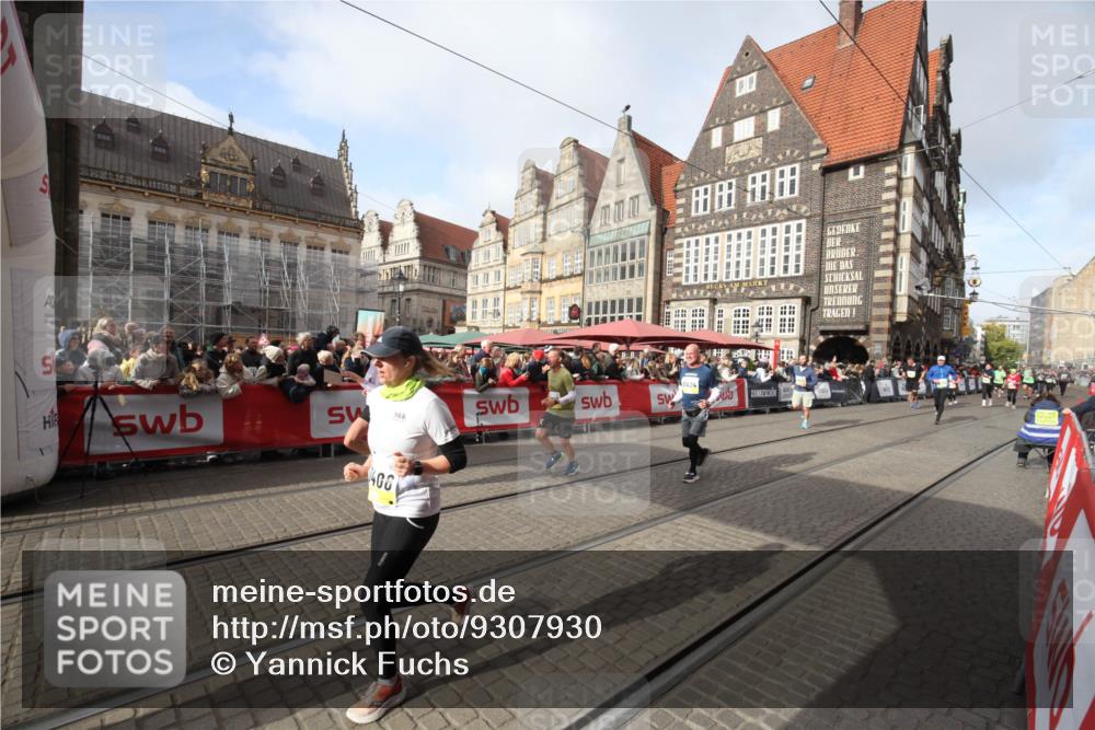 05.10.2025 - 20. swb-Marathon Bremen Yannick Fuchs http://msf.ph/oto/9307930 05.10.2025 11:00:25 Ziel 10406, 10492, 11063, 11263, 11424, 11699 meine-sportfotos.de