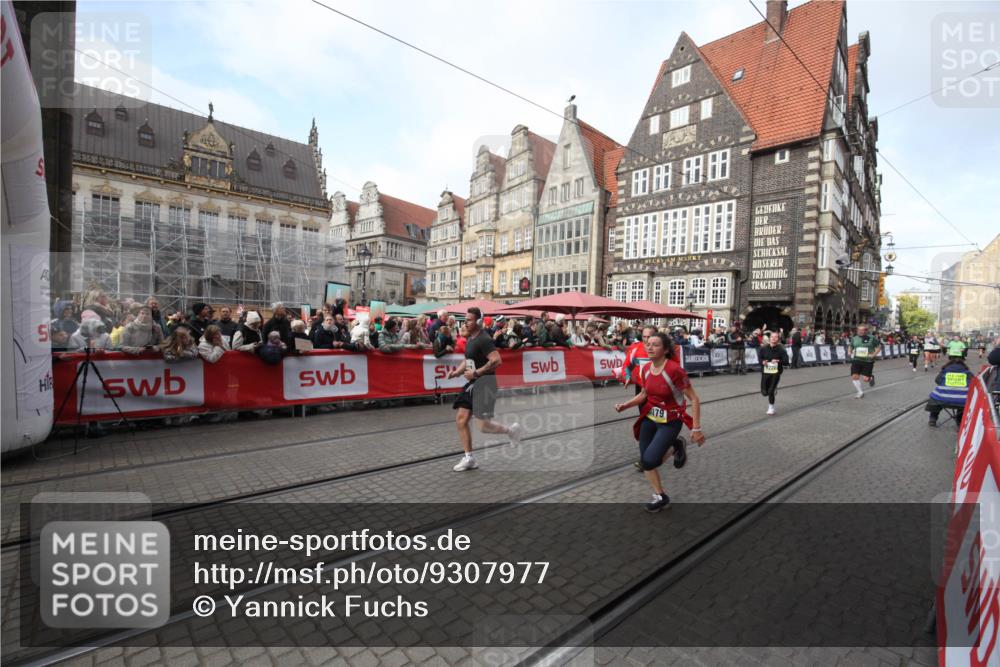 05.10.2025 - 20. swb-Marathon Bremen Yannick Fuchs http://msf.ph/oto/9307977 05.10.2025 11:00:40 Ziel 9271, 10079, 10518, 11071, 11162, 11511 meine-sportfotos.de