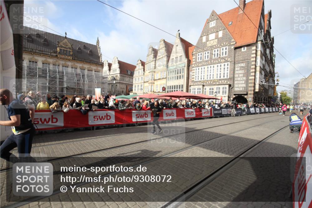05.10.2025 - 20. swb-Marathon Bremen Yannick Fuchs http://msf.ph/oto/9308072 05.10.2025 11:01:26 Ziel 9925, 11688 meine-sportfotos.de