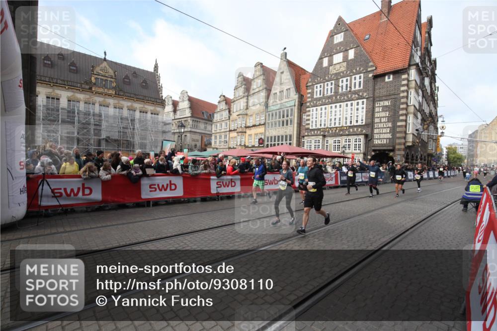 05.10.2025 - 20. swb-Marathon Bremen Yannick Fuchs http://msf.ph/oto/9308110 05.10.2025 11:01:48 Ziel 9189, 9269, 9294, 9782, 10004, 10370, 10903, 10904 meine-sportfotos.de