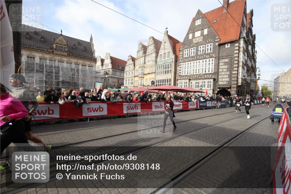 05.10.2025 - 20. swb-Marathon Bremen Yannick Fuchs http://msf.ph/oto/9308148 05.10.2025 11:02:13 Ziel 9363, 9426, 10301, 10508, 11014, 11454 meine-sportfotos.de