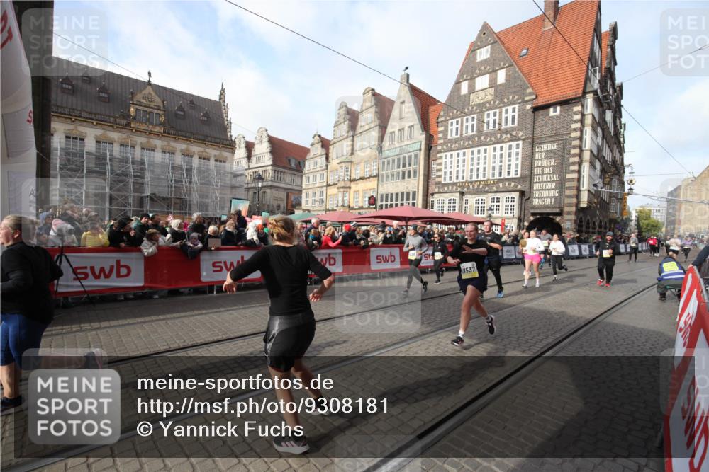 05.10.2025 - 20. swb-Marathon Bremen Yannick Fuchs http://msf.ph/oto/9308181 05.10.2025 11:02:35 Ziel 9468, 9647, 9707, 9802, 9839, 10033, 10595, 10598, 10615, 11110, 11160, 11537, 11538, 11711 meine-sportfotos.de