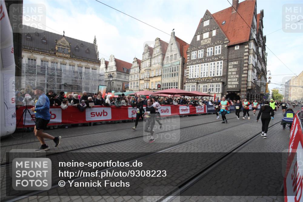 05.10.2025 - 20. swb-Marathon Bremen Yannick Fuchs http://msf.ph/oto/9308223 05.10.2025 11:02:55 Ziel 9846, 10167, 10207, 10656, 10734, 10940, 11087, 11193, 11504, 11576, 11667, 11668 meine-sportfotos.de