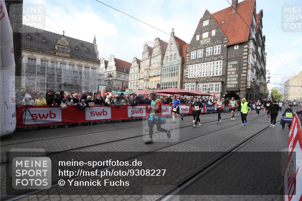 05.10.2025 - 20. swb-Marathon Bremen Yannick Fuchs http://msf.ph/oto/9308227 05.10.2025 11:02:57 Ziel 9644, 9846, 10167, 10207, 10656, 11087, 11312, 11504, 11576, 11667, 11668 meine-sportfotos.de