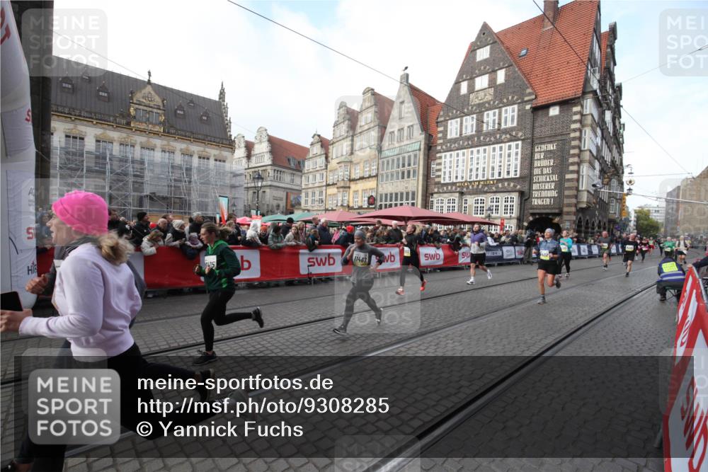 05.10.2025 - 20. swb-Marathon Bremen Yannick Fuchs http://msf.ph/oto/9308285 05.10.2025 11:03:26 Ziel 7776, 9224, 9225, 10405, 10446, 10963, 10995, 11103, 11124, 11236, 11467, 11502, 11508, 11509 meine-sportfotos.de