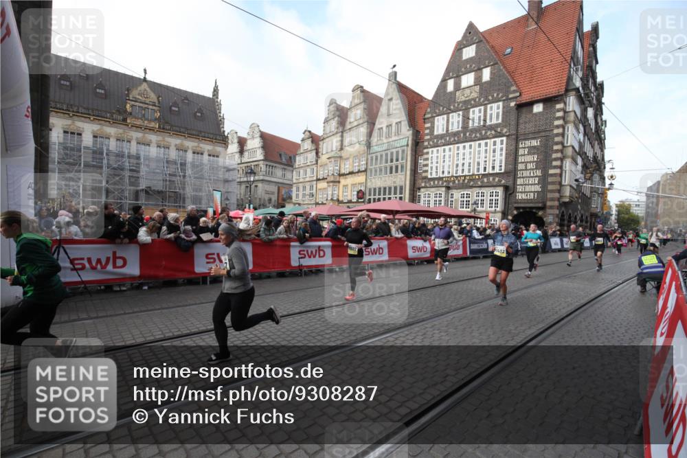 05.10.2025 - 20. swb-Marathon Bremen Yannick Fuchs http://msf.ph/oto/9308287 05.10.2025 11:03:26 Ziel 7776, 9224, 9225, 10405, 10446, 10963, 10995, 11103, 11124, 11236, 11467, 11502, 11508, 11509 meine-sportfotos.de