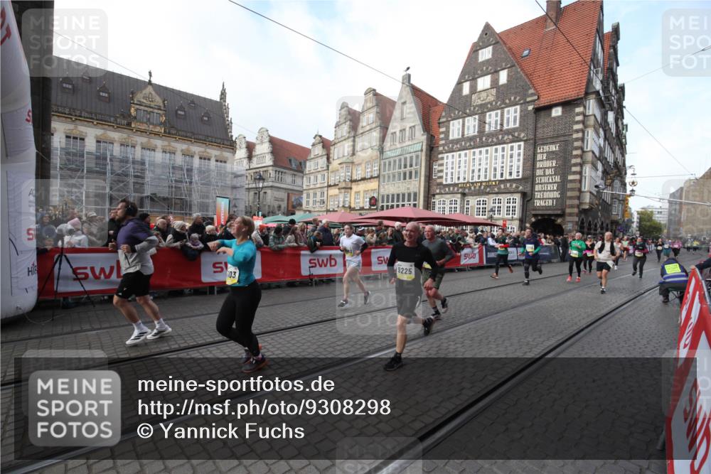 05.10.2025 - 20. swb-Marathon Bremen Yannick Fuchs http://msf.ph/oto/9308298 05.10.2025 11:03:29 Ziel 7776, 9224, 9225, 9308, 10446, 10963, 10995, 11103, 11124, 11150, 11236 meine-sportfotos.de