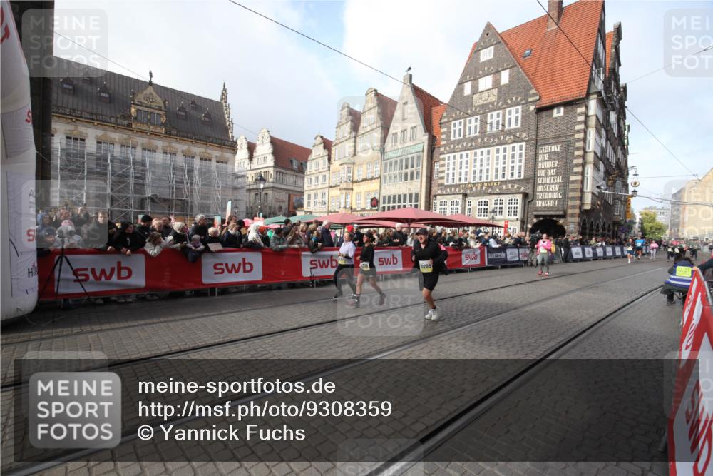 05.10.2025 - 20. swb-Marathon Bremen Yannick Fuchs http://msf.ph/oto/9308359 05.10.2025 11:04:07 Ziel 7123, 9275, 9398, 10205, 10551, 11611 meine-sportfotos.de
