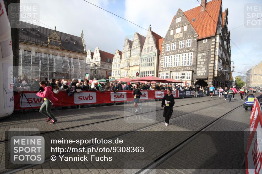 05.10.2025 - 20. swb-Marathon Bremen Yannick Fuchs http://msf.ph/oto/9308363 05.10.2025 11:04:12 Ziel 7123, 7789, 9275, 10853, 11001, 11077, 11102, 11611 meine-sportfotos.de