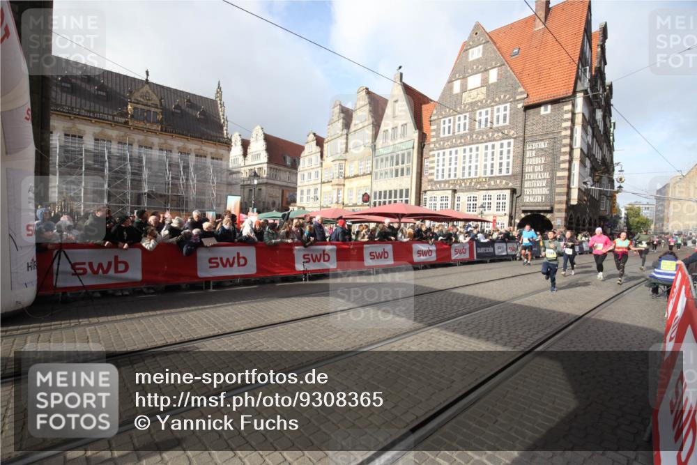 05.10.2025 - 20. swb-Marathon Bremen Yannick Fuchs http://msf.ph/oto/9308365 05.10.2025 11:04:14 Ziel 7789, 10098, 10853, 11001, 11077, 11102, 11685 meine-sportfotos.de