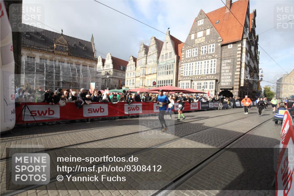 05.10.2025 - 20. swb-Marathon Bremen Yannick Fuchs http://msf.ph/oto/9308412 05.10.2025 11:04:33 Ziel 8111, 9610, 10278, 10439, 10483, 10956, 11044, 11704 meine-sportfotos.de