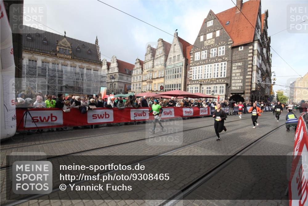 05.10.2025 - 20. swb-Marathon Bremen Yannick Fuchs http://msf.ph/oto/9308465 05.10.2025 11:04:57 Ziel 9813, 9866, 10684, 10771, 10891, 11315, 11372, 11636 meine-sportfotos.de