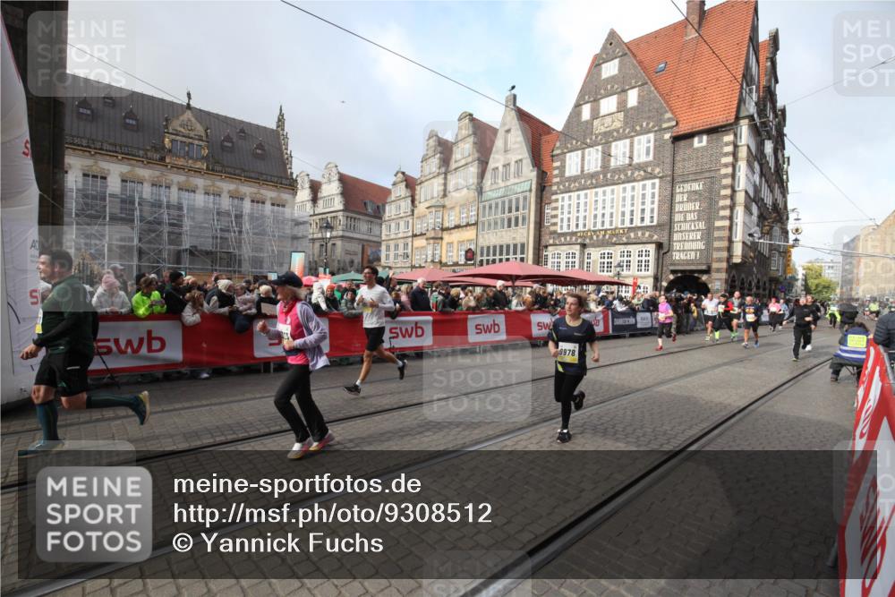 05.10.2025 - 20. swb-Marathon Bremen Yannick Fuchs http://msf.ph/oto/9308512 05.10.2025 11:05:17 Ziel 9440, 9978, 10018, 10021, 10255, 10343, 10990, 11323, 11501, 11650, 11707 meine-sportfotos.de