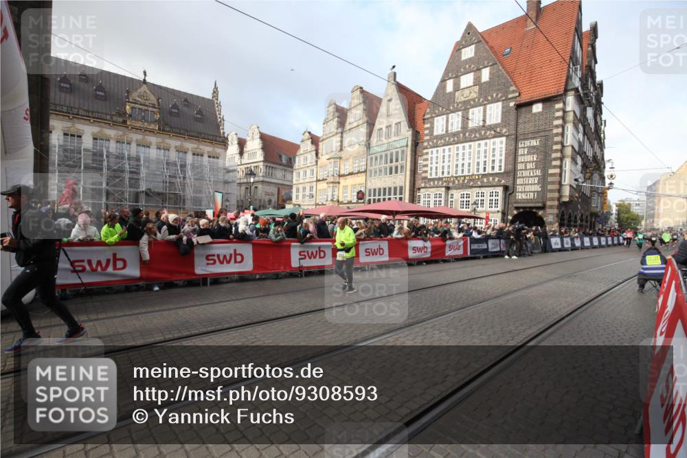 05.10.2025 - 20. swb-Marathon Bremen Yannick Fuchs http://msf.ph/oto/9308593 05.10.2025 11:05:56 Ziel 7777, 9907, 10619 meine-sportfotos.de