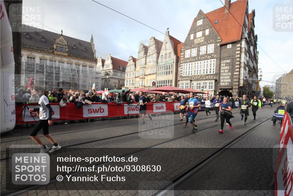 05.10.2025 - 20. swb-Marathon Bremen Yannick Fuchs http://msf.ph/oto/9308630 05.10.2025 11:06:20 Ziel 7979, 9205, 9228, 9387, 9523, 9712, 10152, 10243, 10374, 10404, 11065, 11092, 11169, 11433 meine-sportfotos.de
