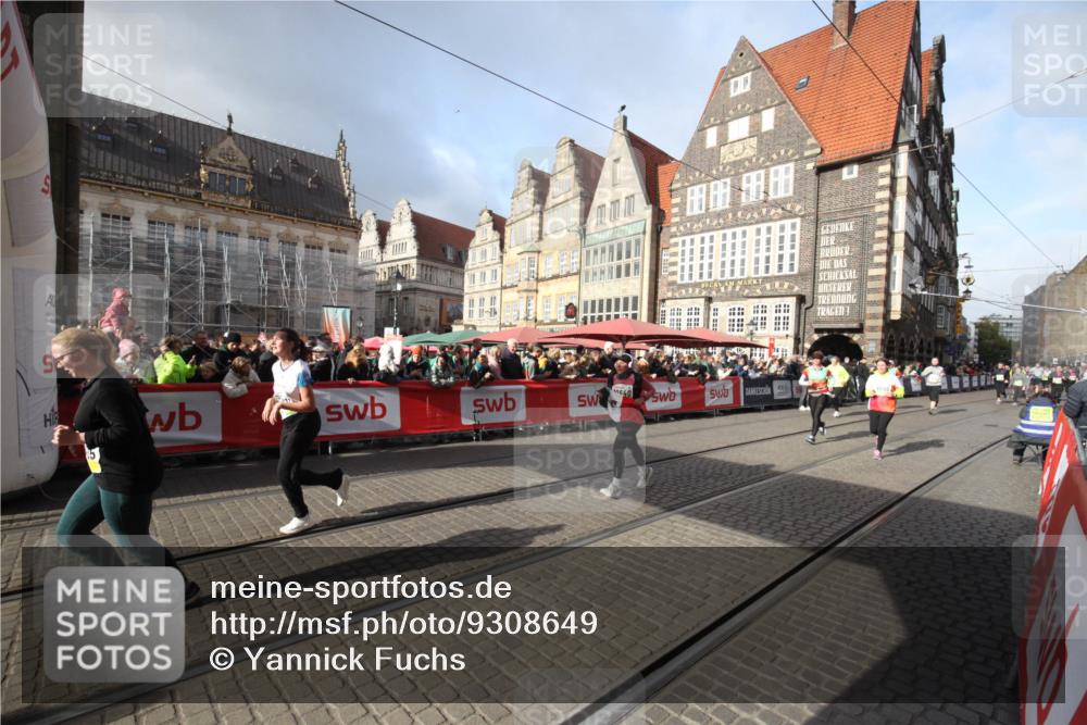 05.10.2025 - 20. swb-Marathon Bremen Yannick Fuchs http://msf.ph/oto/9308649 05.10.2025 11:06:30 Ziel 9764, 9998, 10611, 10640, 10912, 11195, 11365, 11485 meine-sportfotos.de