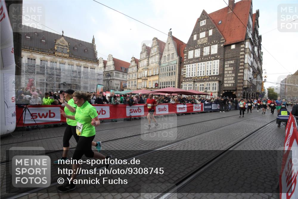 05.10.2025 - 20. swb-Marathon Bremen Yannick Fuchs http://msf.ph/oto/9308745 05.10.2025 11:07:19 Ziel 9217, 9702, 9757, 9877, 10632, 10902, 11477 meine-sportfotos.de