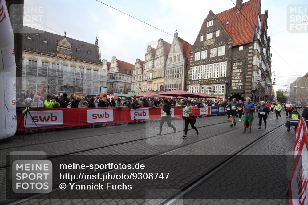 05.10.2025 - 20. swb-Marathon Bremen Yannick Fuchs http://msf.ph/oto/9308747 05.10.2025 11:07:22 Ziel 9180, 9217, 9334, 9628, 9757, 10286, 10330, 10332, 10582, 10632, 10824, 10836, 11258, 11329, 11477 meine-sportfotos.de