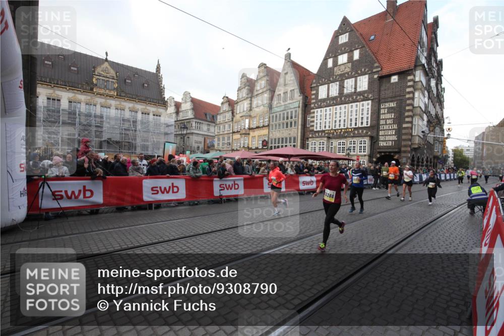 05.10.2025 - 20. swb-Marathon Bremen Yannick Fuchs http://msf.ph/oto/9308790 05.10.2025 11:08:00 Ziel 8123, 9212, 10135, 10366, 10706, 10782, 10783 meine-sportfotos.de