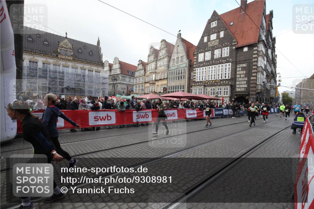 05.10.2025 - 20. swb-Marathon Bremen Yannick Fuchs http://msf.ph/oto/9308981 05.10.2025 11:10:00 Ziel 9410, 9685, 9760, 9972, 10435, 10448, 10515, 10860, 10885, 11381, 11405, 11748 meine-sportfotos.de
