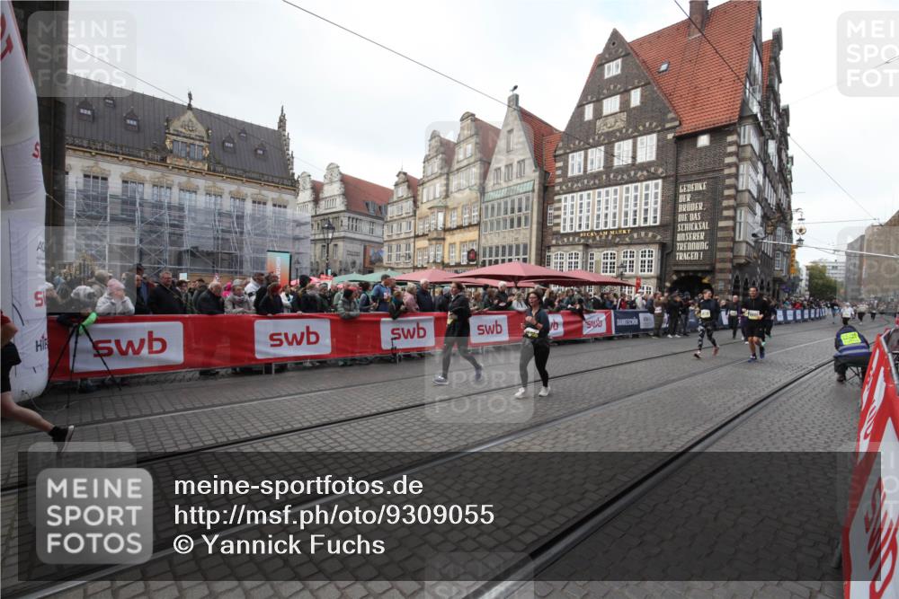 05.10.2025 - 20. swb-Marathon Bremen Yannick Fuchs http://msf.ph/oto/9309055 05.10.2025 11:10:44 Ziel 9446, 9572, 10665, 10962, 11157, 11240 meine-sportfotos.de