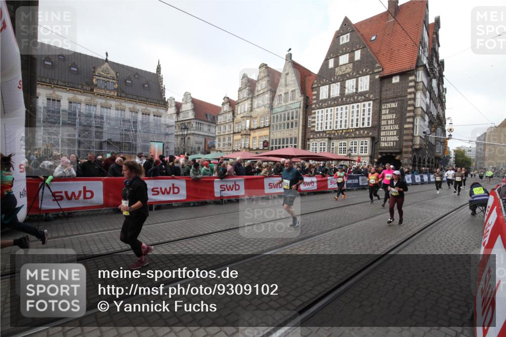 05.10.2025 - 20. swb-Marathon Bremen Yannick Fuchs http://msf.ph/oto/9309102 05.10.2025 11:11:18 Ziel 9264, 9273, 9479, 9836, 9837, 10183, 10614, 11158, 11568, 11578, 11580 meine-sportfotos.de