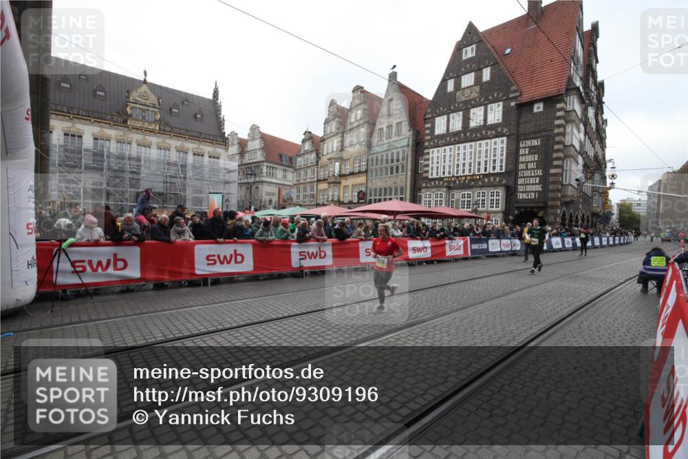 05.10.2025 - 20. swb-Marathon Bremen Yannick Fuchs http://msf.ph/oto/9309196 05.10.2025 11:13:04 Ziel 10041, 11118 meine-sportfotos.de